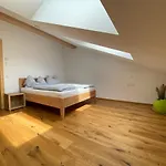Moderne Apartments Mit Balkon Bergblick & Teilweisem Seeblick Ruhige Lage Im Salzkammergut Nahe Attersee *