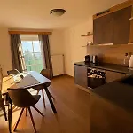 Apartamento Moderne Apartments Mit Balkon Bergblick & Teilweisem Seeblick Ruhige Lage Im Salzkammergut Nahe Attersee Nussdorf am Attersee