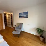 Moderne Apartments Mit Balkon Bergblick & Teilweisem Seeblick Ruhige Lage Im Salzkammergut Nahe Attersee *