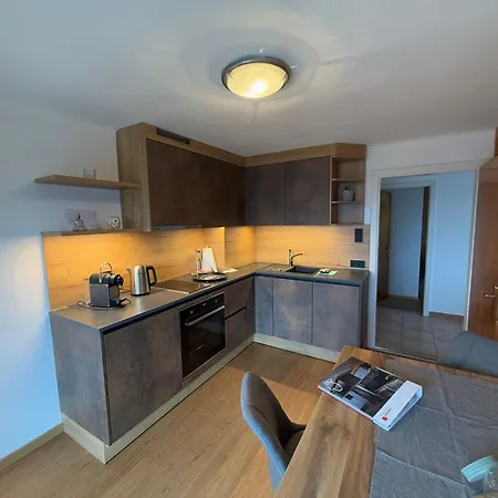 Moderne Am Attersee Dachsteinblick - Ruhige Lage Mit Traumhaften Blick 阿特湖畔的努斯多夫